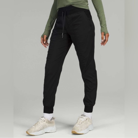 Lululemon Dance Studio Mid-Rise Jogger Black Size 2 - Picture 1 of 6
